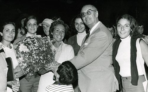 Una antigua imagen de la fundadora de los Coros y Danzas de Ronda, Adela Ramírez.