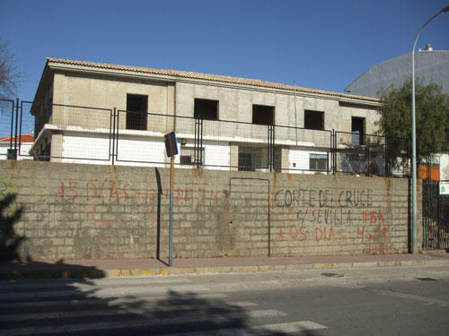 El edificio de 'La isla' lleva décadas ambandonado.