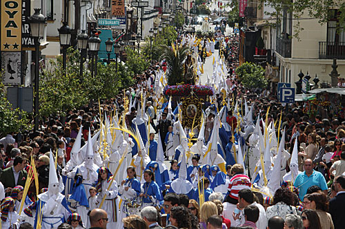 Las calles de Ronda suelen llenarse todos los años de numerosos turistas durante la Semana Santa.