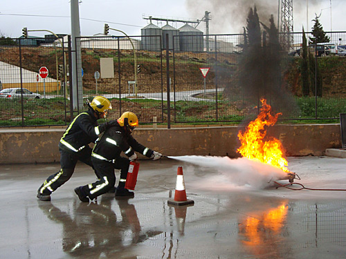 Bomberos de Ronda en uno de sus simulacros de incendio.