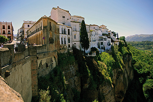 Las casas colgantes del Tajo, uno de los rincones más fotografiados, junto al Puente Nuevo.