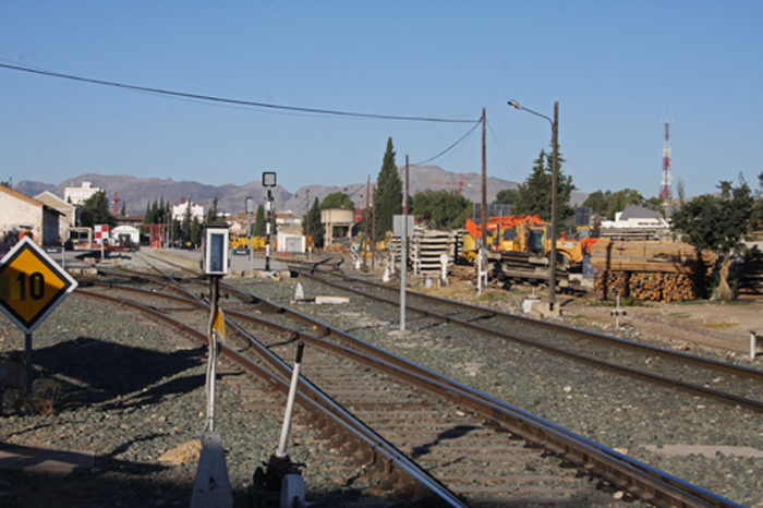 Línea del ferrocarril a su paso por la estación de Ronda.