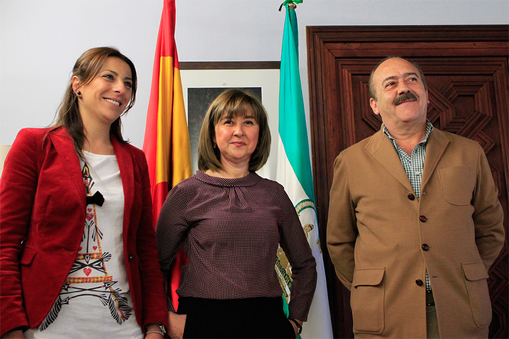 Presentación oficial de la presidenta de las Goyescas 2012 en el Ayuntamiento.