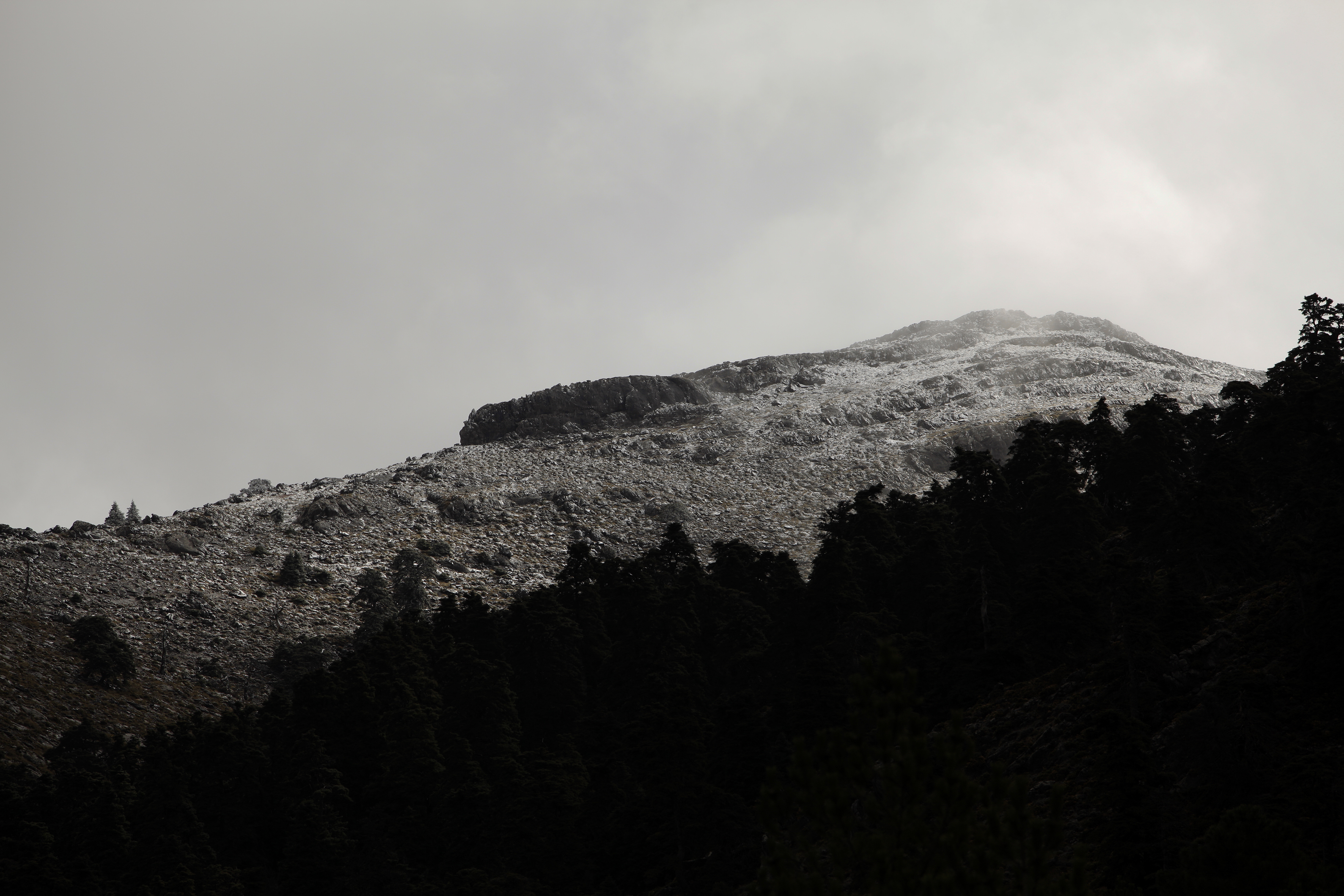Nevada sobre las cumbres de la Sierra de las Nieves.