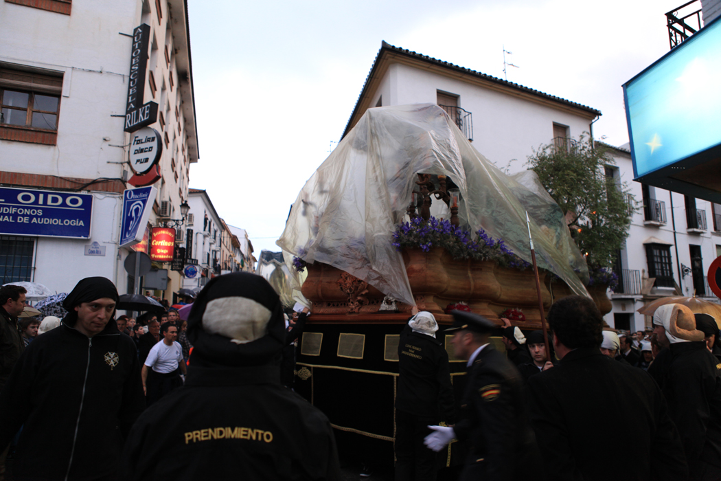 El Prendimiento y la Virgen del Rosario en la proximidades de plaza Carmen Abela.