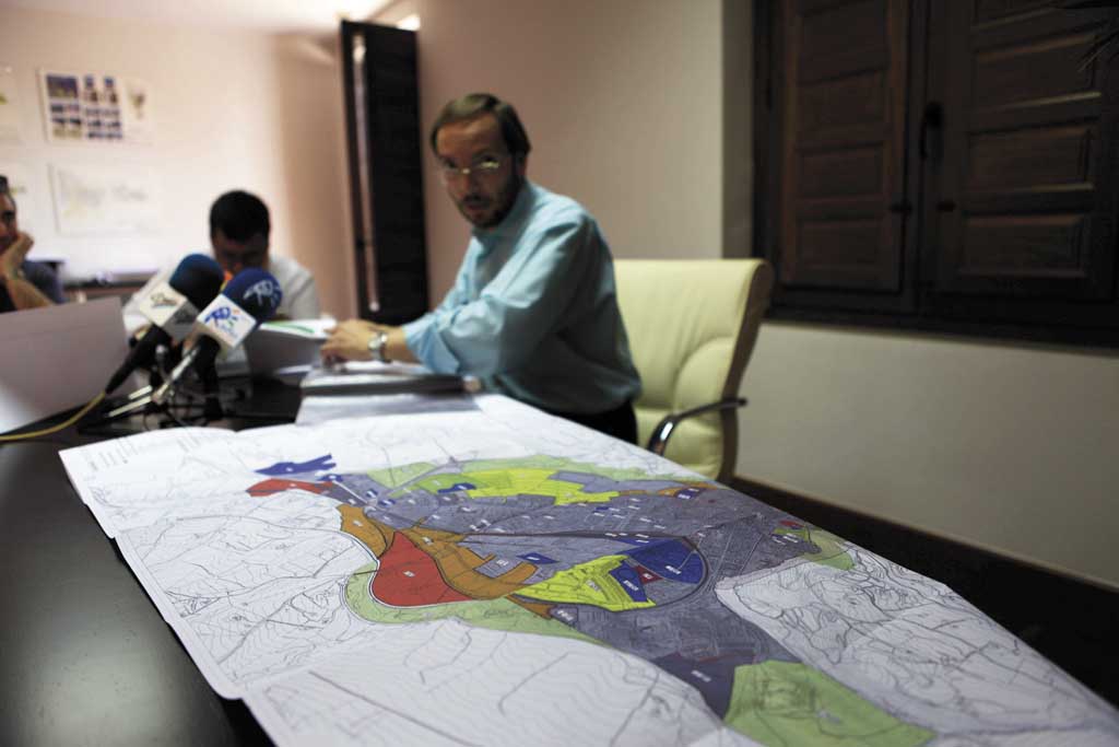 El delegado de Obras, Daniel Harillo, ante los planes de la zona a modificar