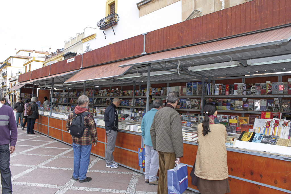 Imagen de los stands de la Feria del Libro