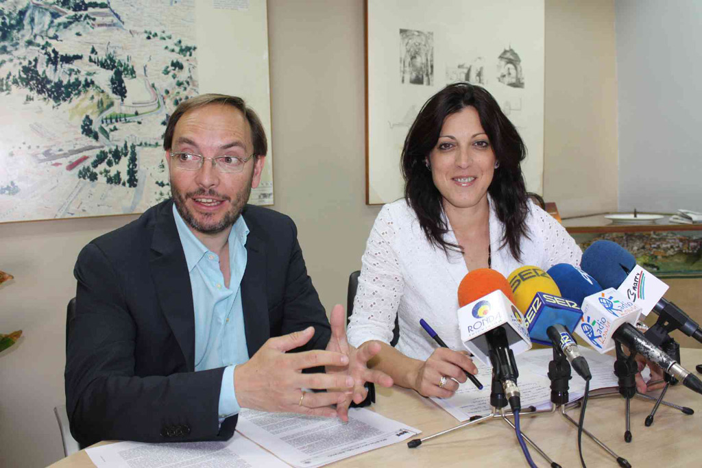 Harillo y Martínez, en rueda de prensa.