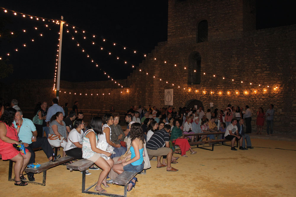 El marco es incomparable para la celebración de espectáculos al aire libre.