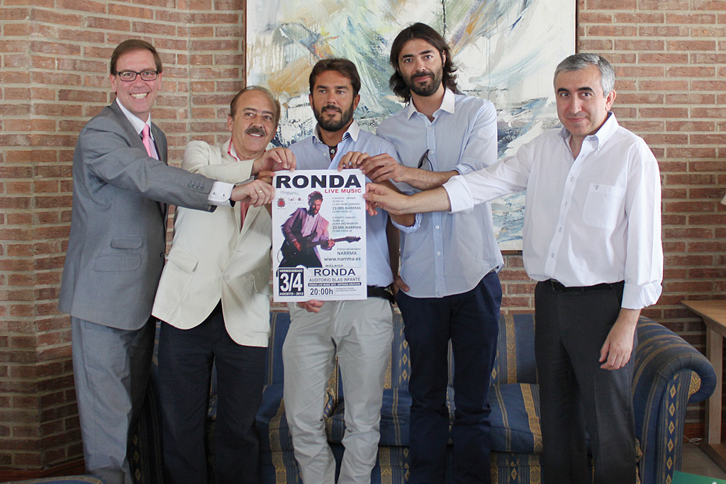 Presentación del evento con la presencia de miembros de Narrma.