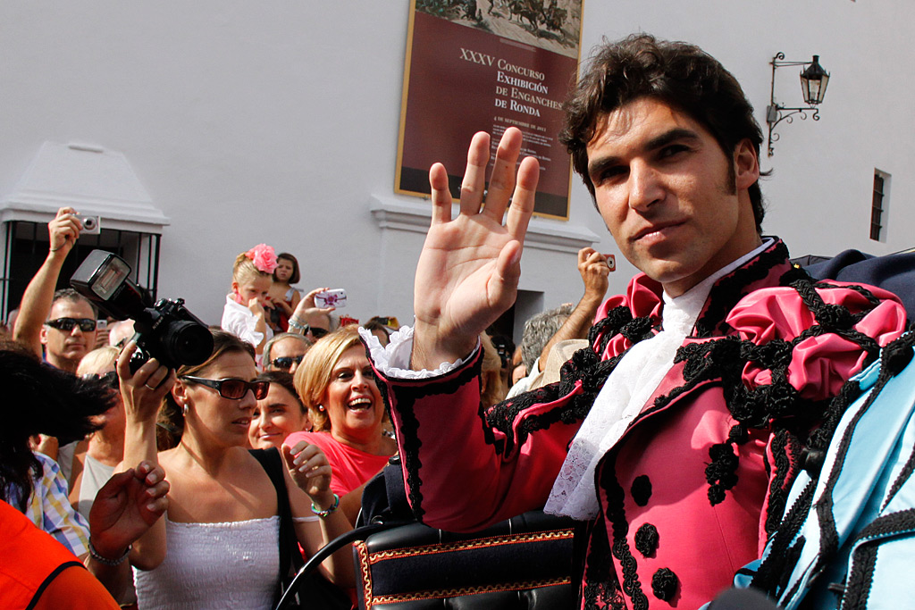 Cayetano Rivera, en su entrada a la Plaza de Toros en la Goyesca de 2011.