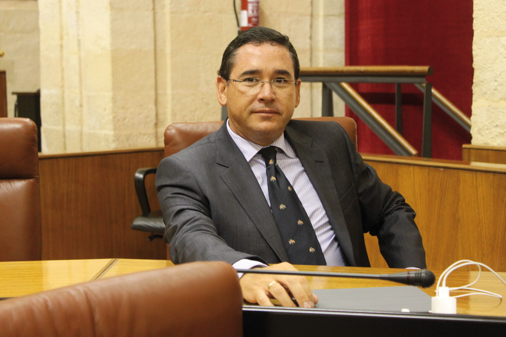 Daniel Castilla en su escaño del Parlamento Andaluz.