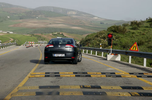 Imagen de la regulación con semáforo en el punto dañado durante un corrimiento anterior.