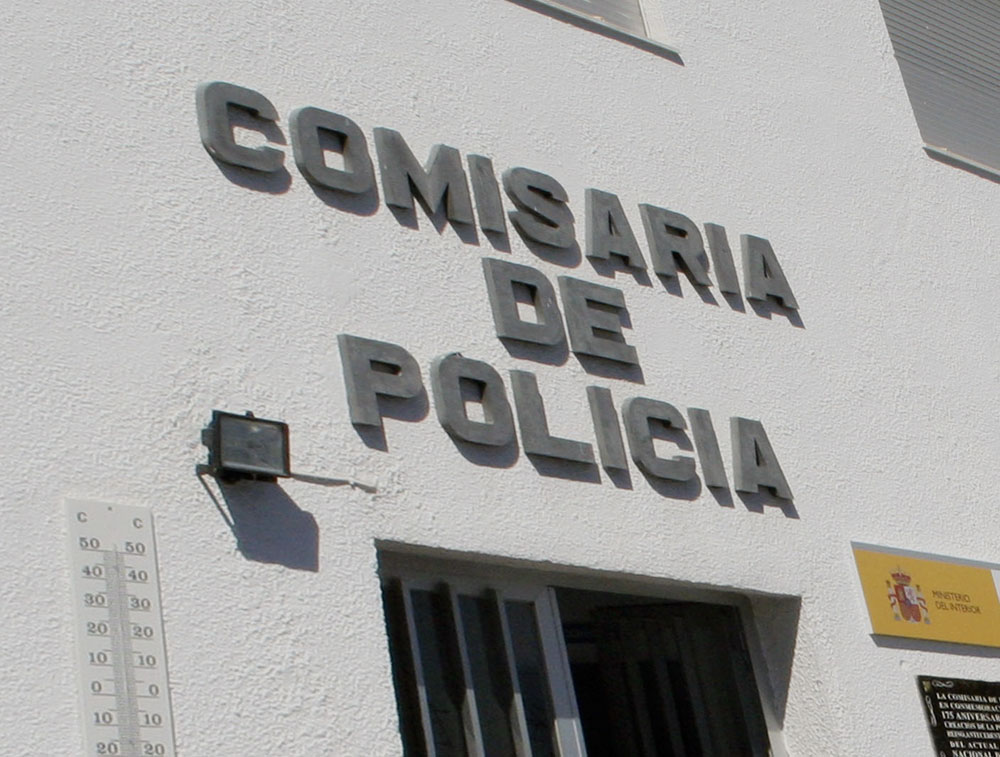 Entrada de la Comisaría de Ronda.