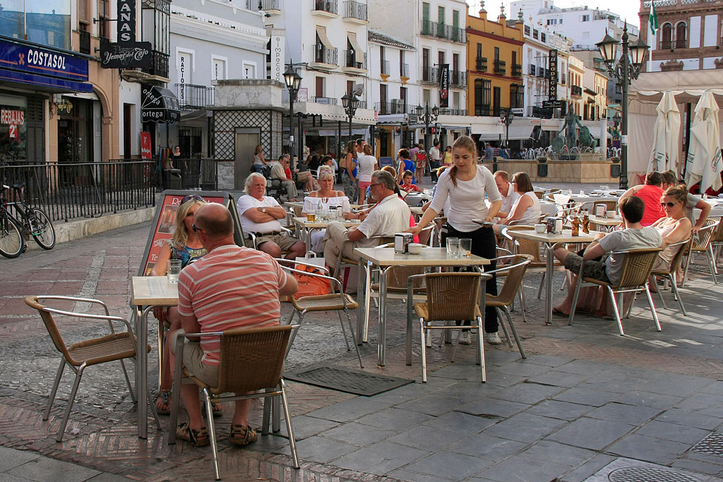Las terrazas podrán estar abiertas hasta las 2 de la madrugada en verano.