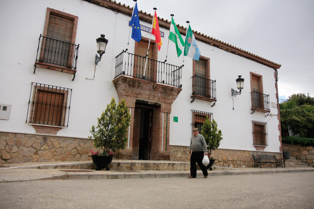 Edificio de la Entidad Local Autónoma de Serrato, que aspira a ser sede del Ayuntamiento.
