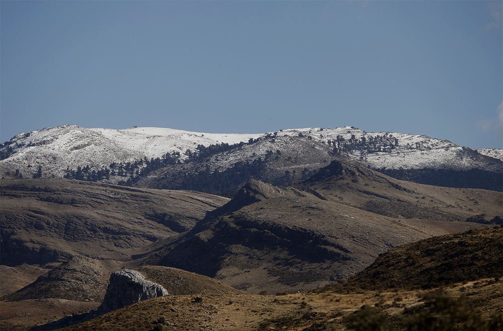 La nieve cubre buena parte de las cumbres de la Sierra de las Nieves.