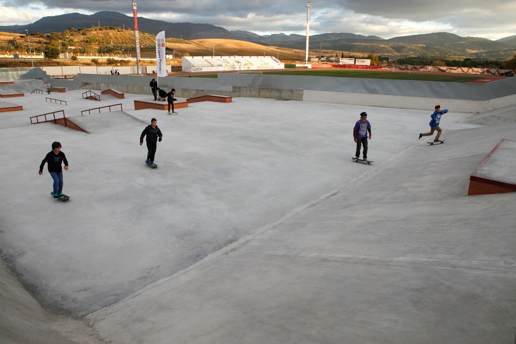 Realizan mejoras en el skate park y las pistas de petanca de la ciudad deportiva
