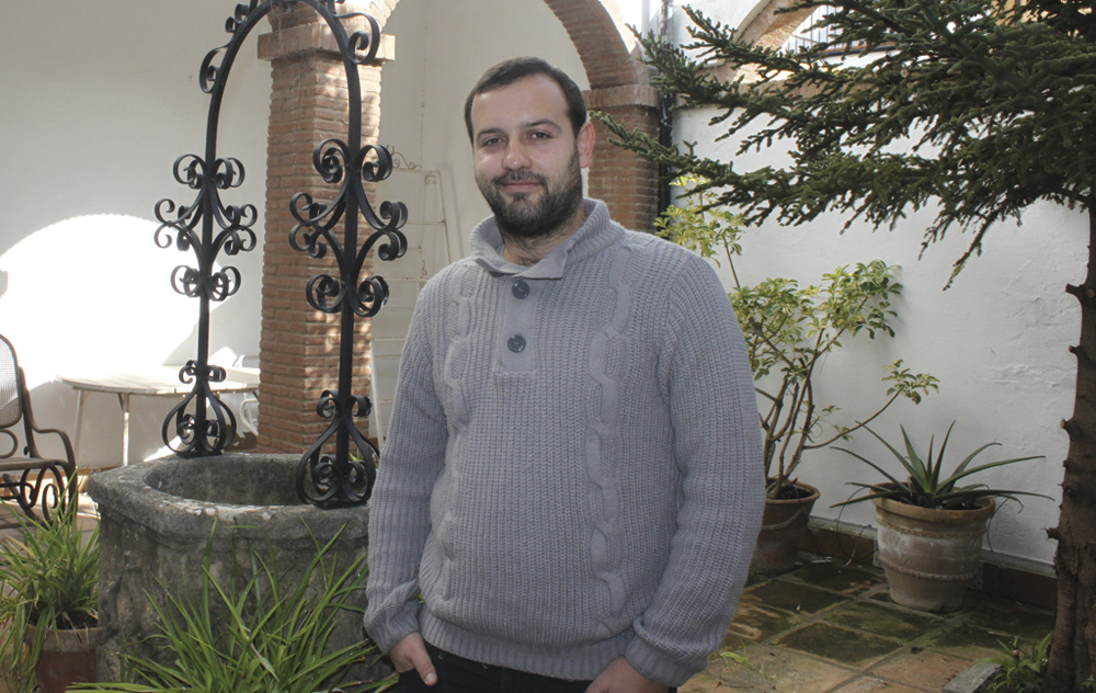 Álvaro Carreño en la redacción de La Voz de Ronda.