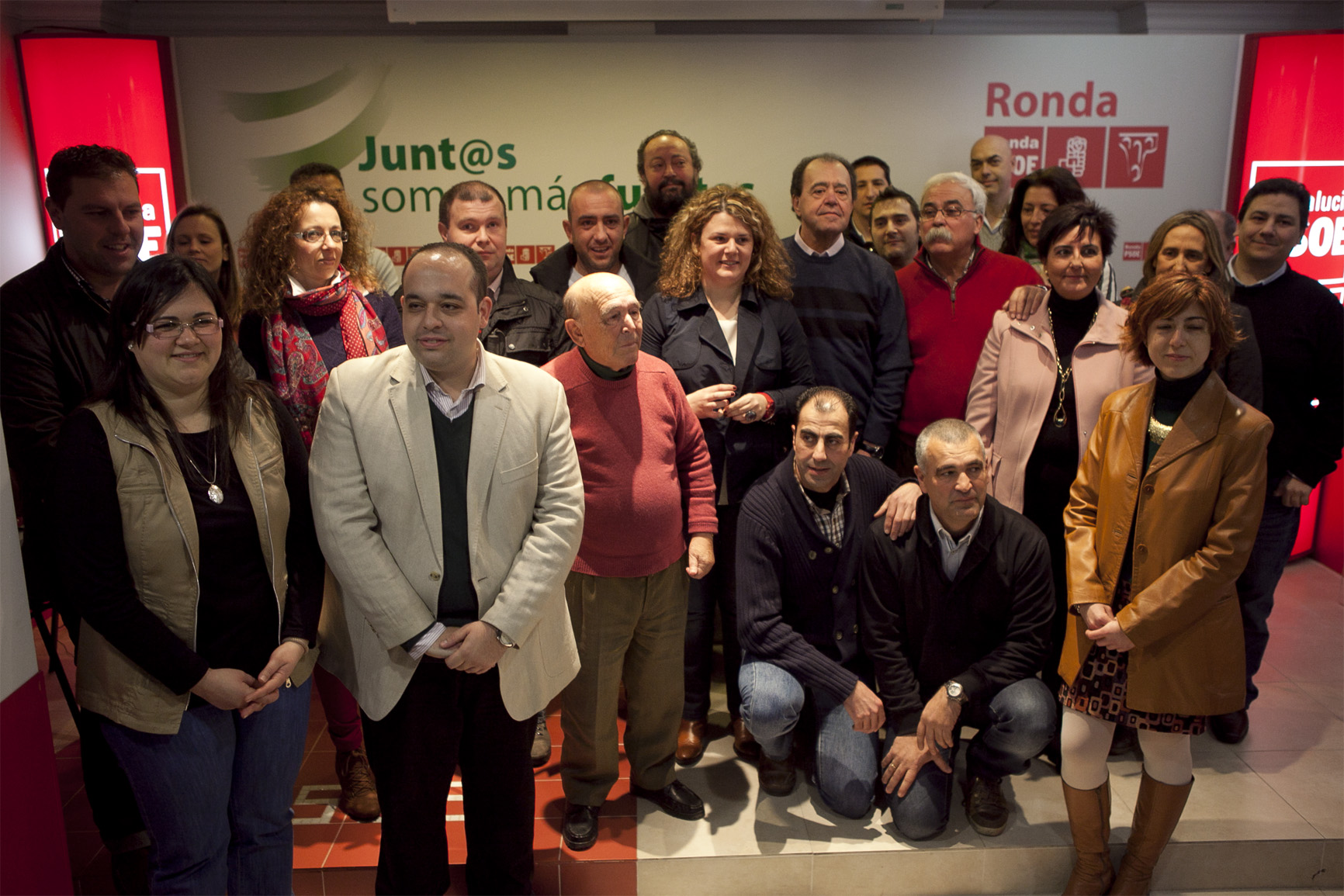 Integrantes de la nueva ejecutiva local tras su elección por la asamblea.