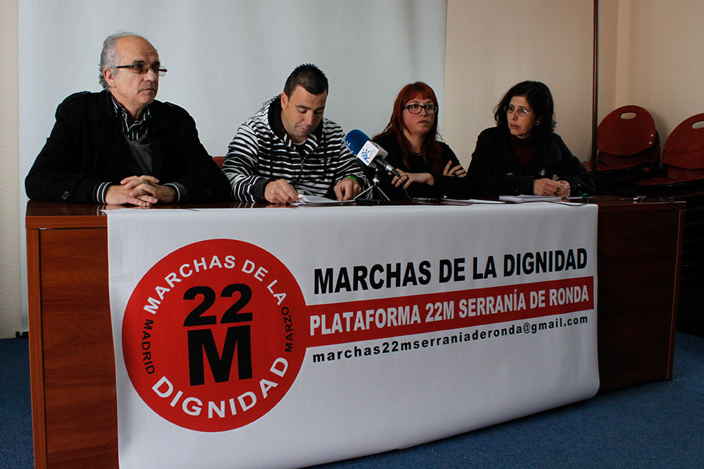 Miembros de distintos colectivos, durante la rueda de prensa.