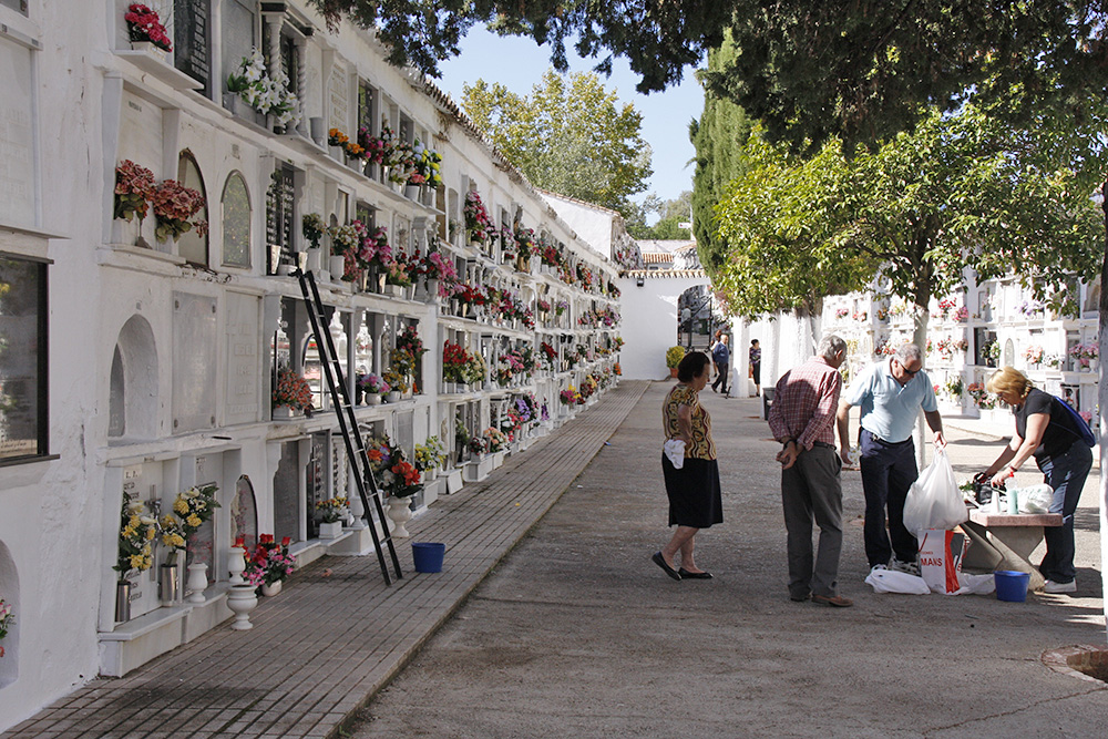 Abren los patios 2 y 4 del Cementerio de San Lorenzo tras la reparación de las cubiertas