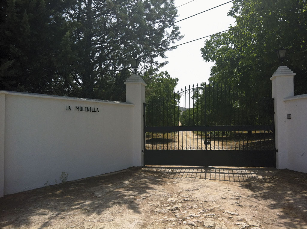 La residencia de mayores y el hotel de la Casa Rúa toman el relevo de Eroski y Merinos