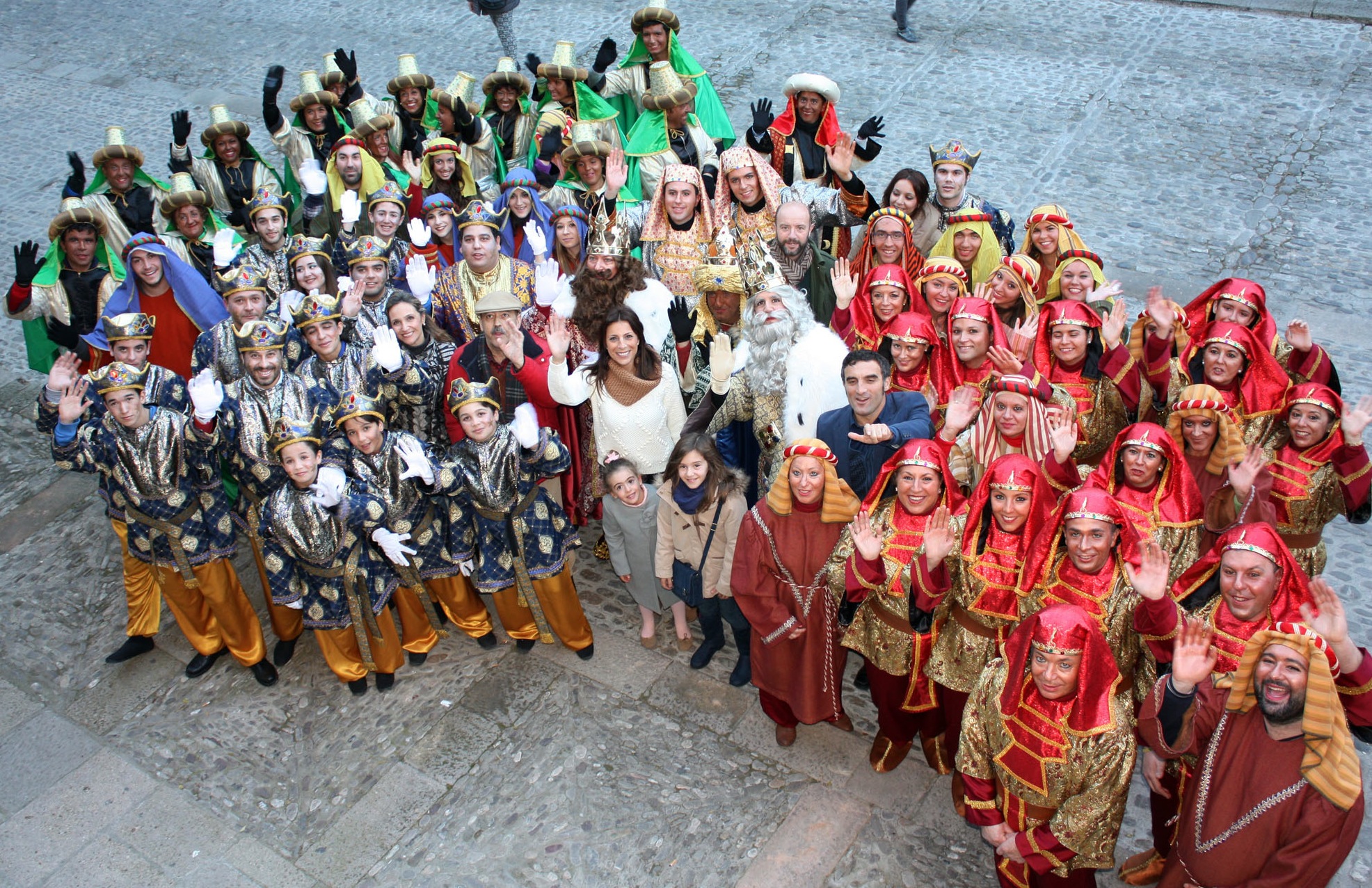 Los Reyes Magos a su llegada al Consistorio.