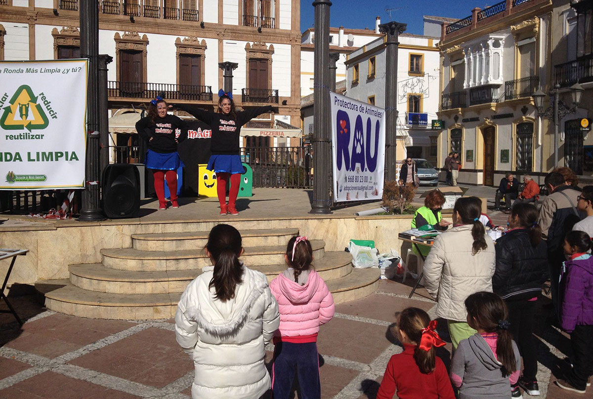 Multitud de rondeños participan en la jornada medioambiental ‘Nos vemos en la calle’
