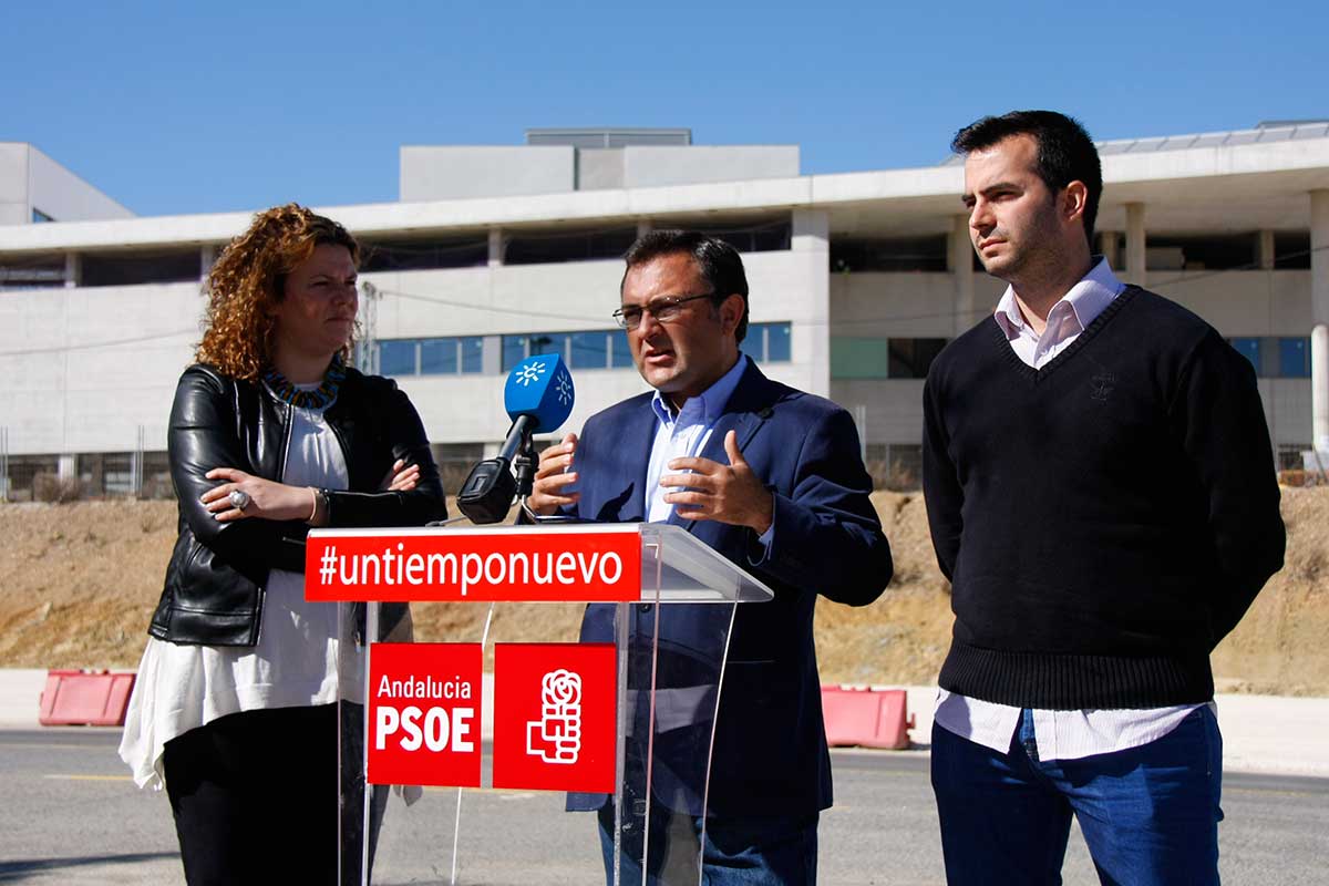 Heredia, junto a Teresa Valdenebro y Diego Pérez, candidato al Parlamento.