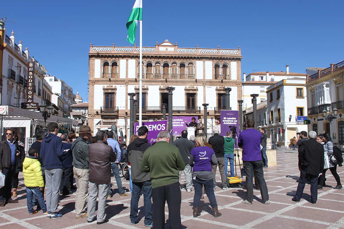 Intervención de Felix Gil, candidato número uno por Málaga, durante el mitin.