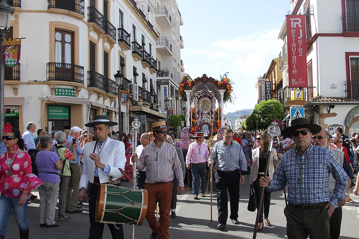 Romeros a su paso por la calle Virgen de la Paz.