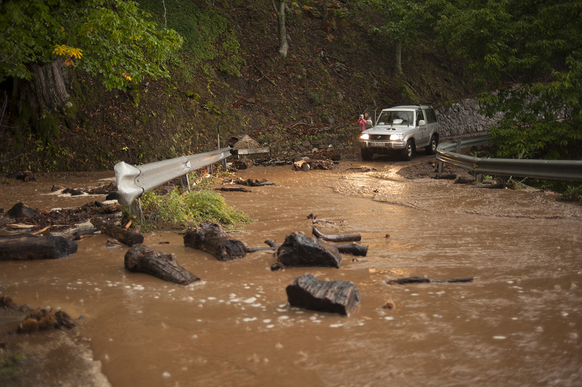 Imagen de la carretera entre Pujerra e Igualeja .