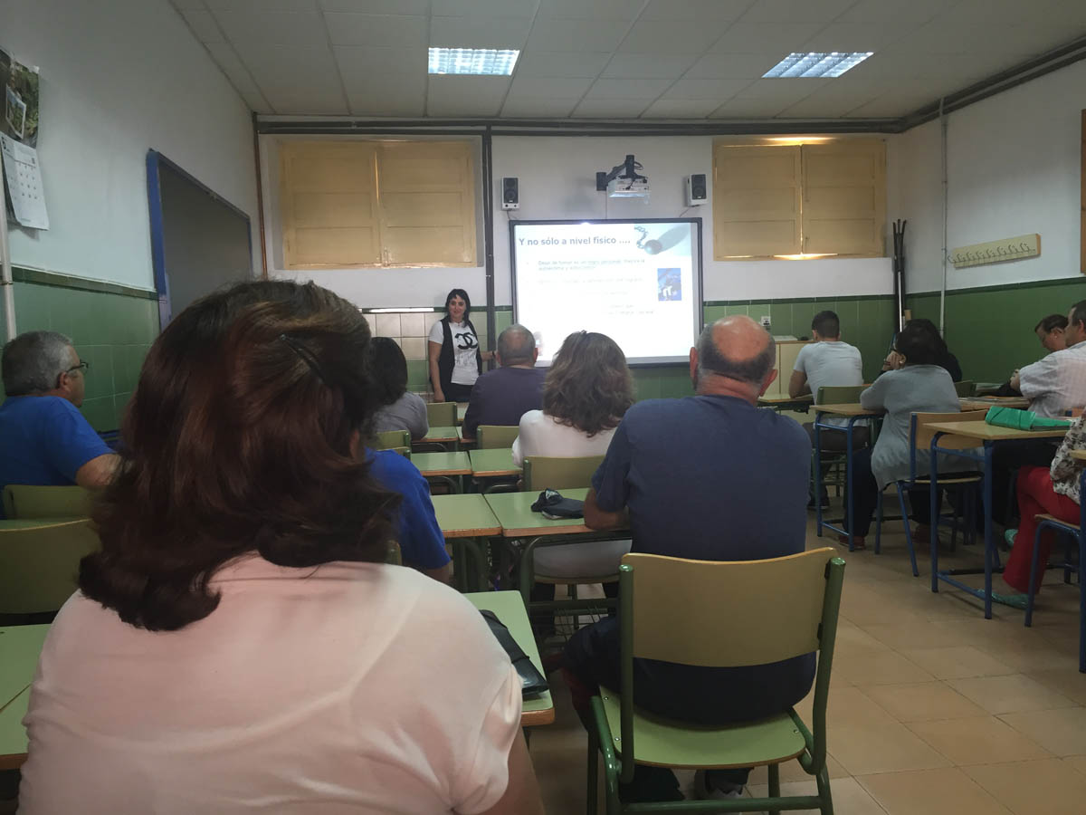 Un momento del curso impartido contra el consumo de tabaco entre estudiantes adultos.