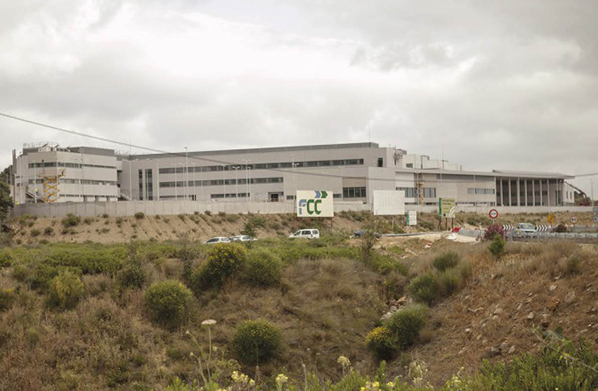 Imagen del nuevo hospital situado junto a la carretera de San Pedro.