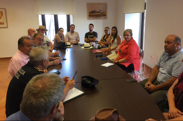 Reunión seguridad y turismo.