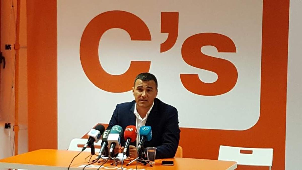 El parlamentario de Ciudadanos (C's) Carlos Hernández.