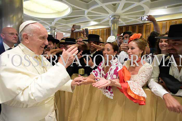 El Papa saludó al grupo rondeño en la audiencia general.
