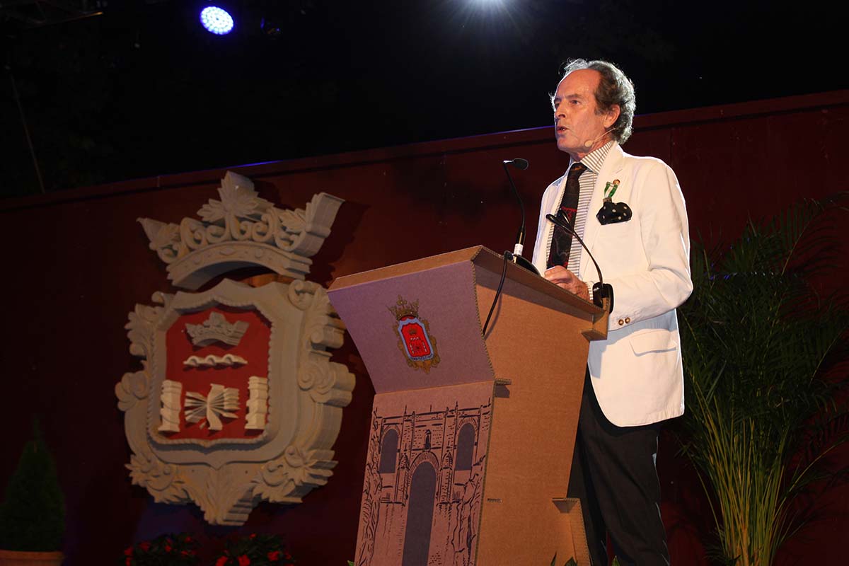 El comunicador y relaciones públicas Carlos Telmo arrancó el aplauso de los rondeños con su pregón de Feria.
