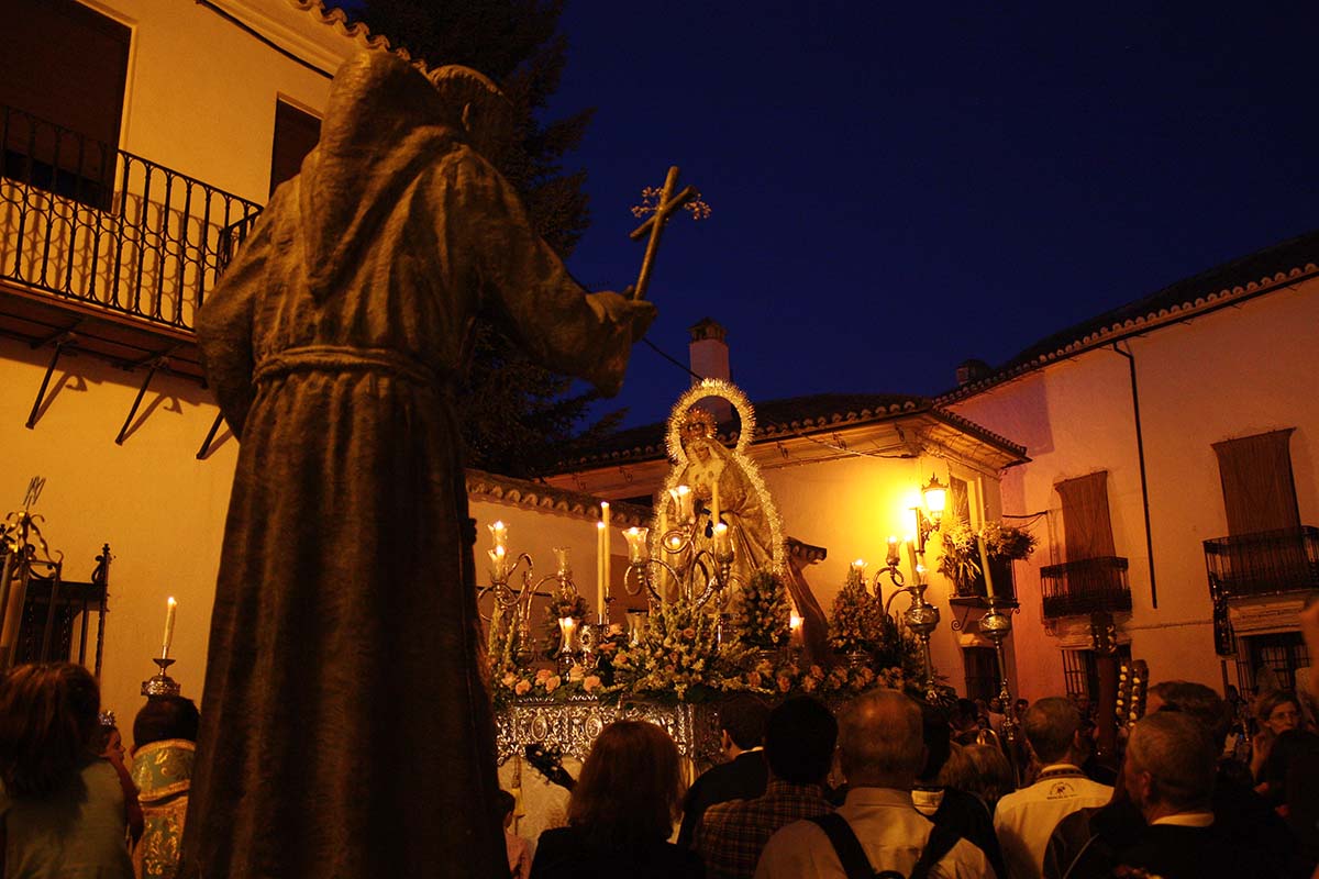 El momento más emotivo se ha vivido en las puertas del santuario de la Patrona, la Virgen de la Paz.