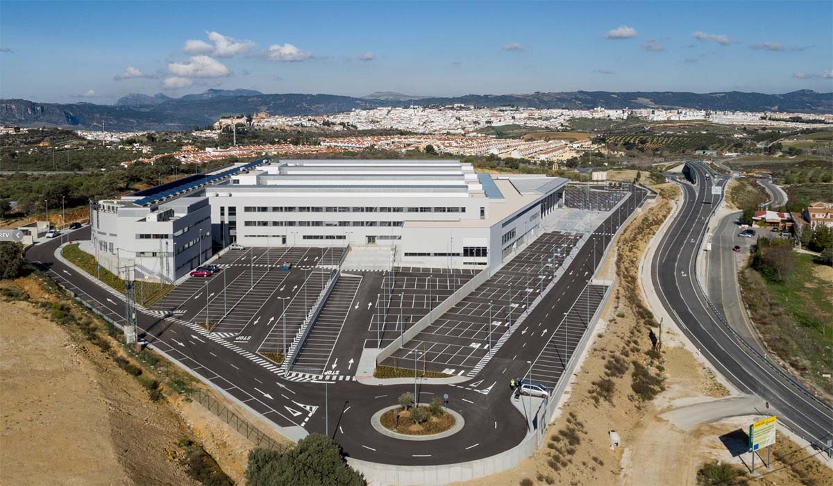 Imagen aérea del nuevo hospital y de los accesos por carretera.