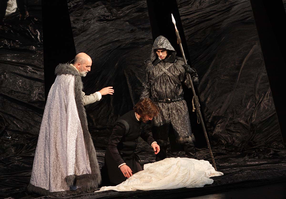 Momento de la obra en el que Hamlet habla con el espíritu de su padre fallecido, el Rey.