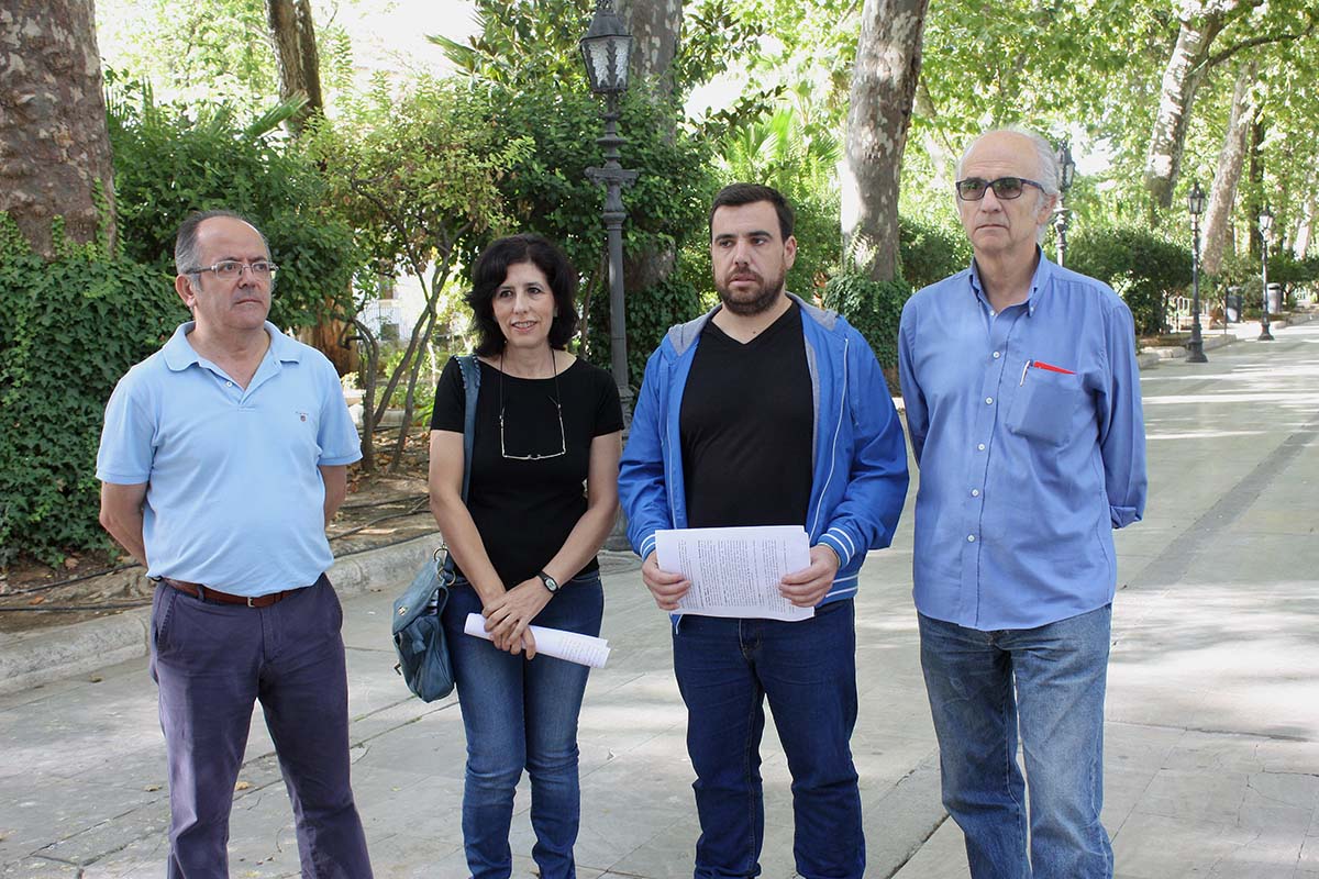 Los portavoces de la Plataforma en la rueda de prensa de hoy.