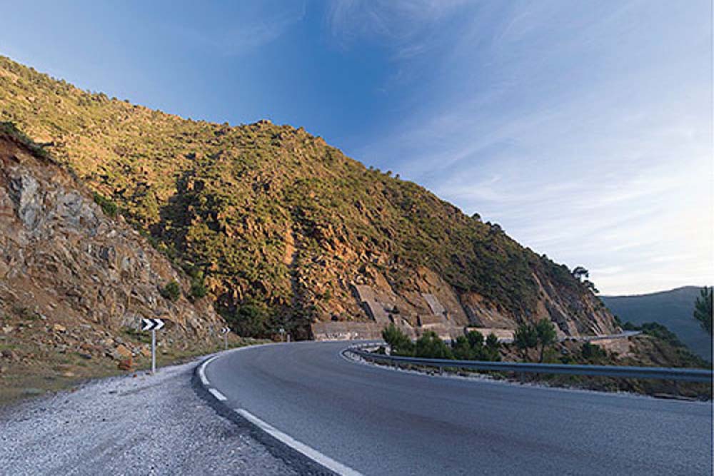 El accidente múltiple ha tenido lugar esta tarde en la A-397 que une la Serranía con la Costa.