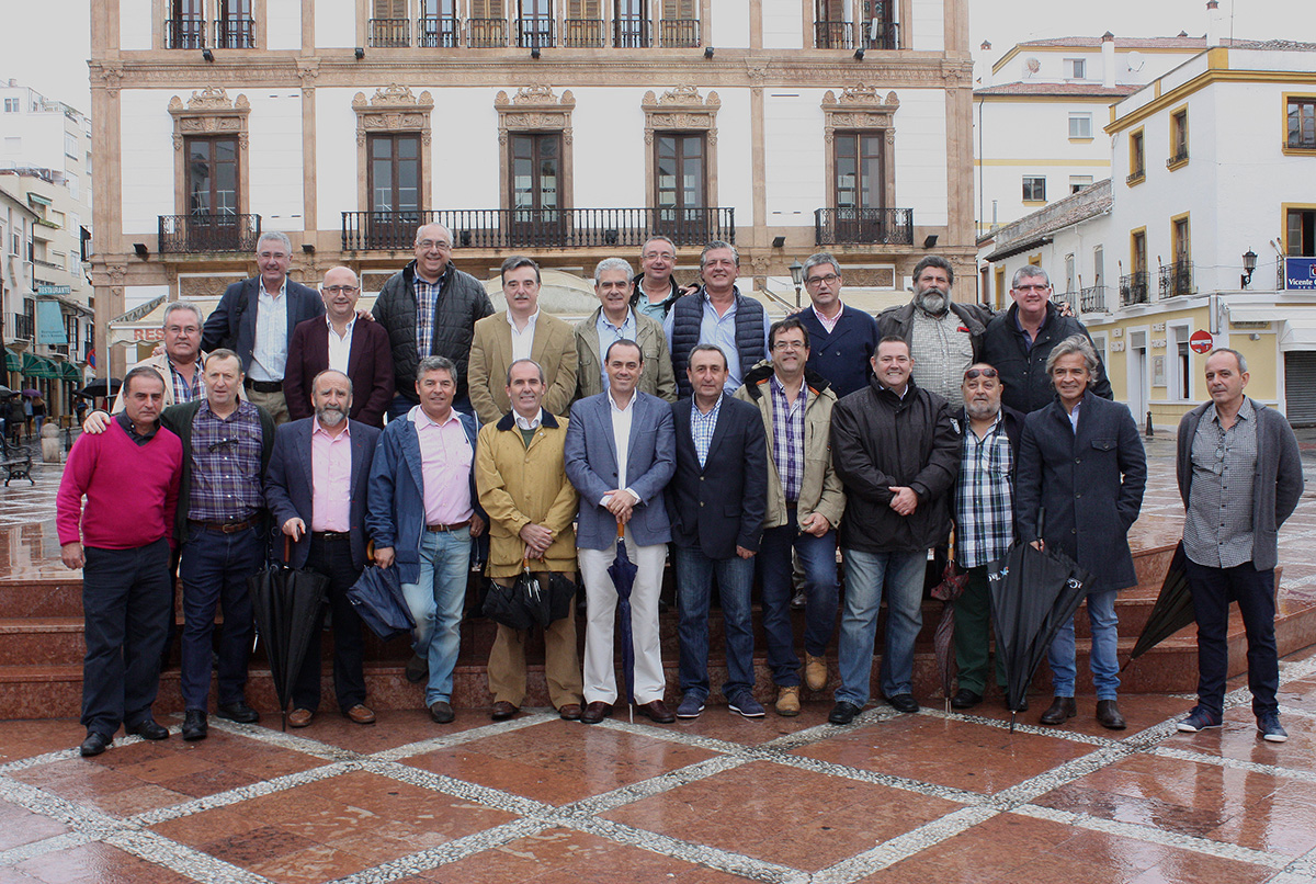 Imagen del segundo reencuentro de alumnos, 41 años después.