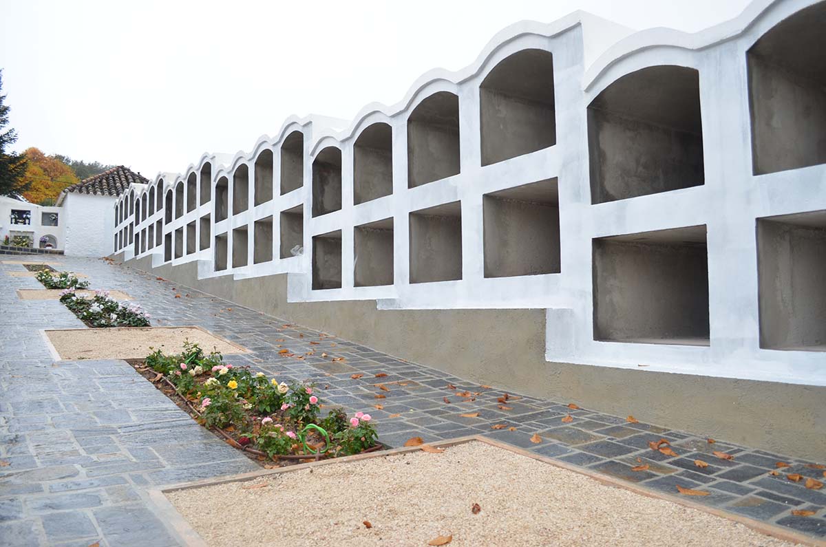 Mejoras en el cementerio municipal de Parauta.