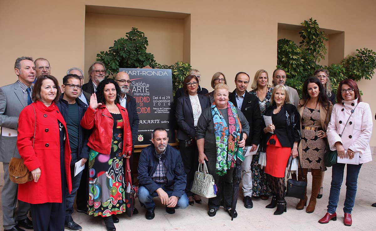 Los artistas asistieron al acto de inauguración en Santo Domingo.
