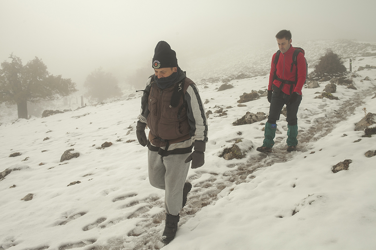 Una gruesa capa de nieve se acumula a partir de los 1.500 metros de altitud. Foto Zago.