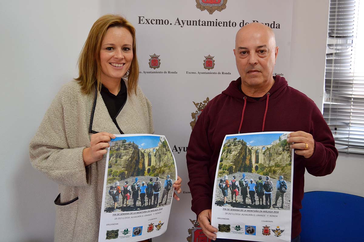 La concejal de Deportes junto al presidente de Pasos Largos.