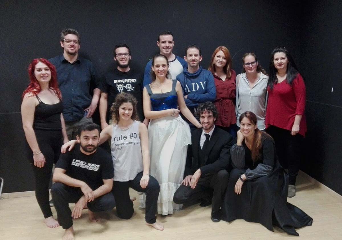 Los miembros de la compañía Udolitheatro al completo.